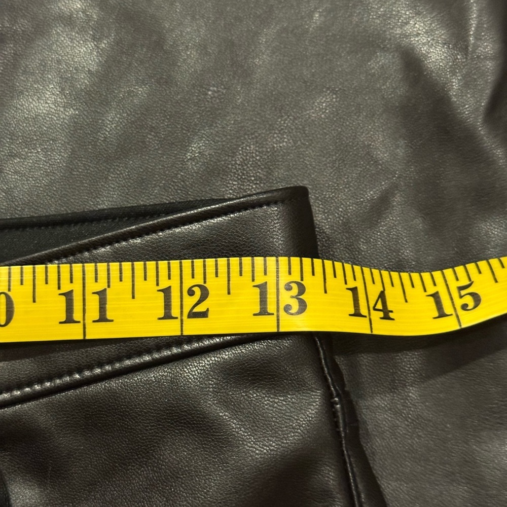 Abercrombie & Fitch Curve Love The 90s Straight Black Vegan Leather Pants Size 4 - Picture 3 of 5